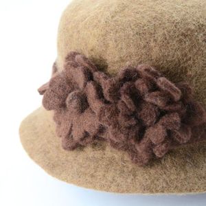 Women Cloche Hat Two Tone Floral Fascinator <b>Cap</b> <b>Winter</b> Formal Hand Embroidery Worsted Fabric for Outdoor Daily Wear - Product Image 4