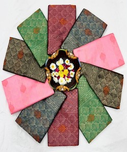 Sari de Seda Verde Claro, Estilo Tradicional Indio Banarasi con Patrón de Borde, para Ceremonias de Boda, Sari Largo Hasta el Suelo para Mujer - Product Image 5