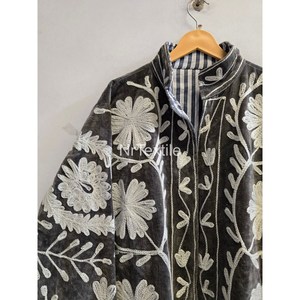 Veste en velours brodée à fleurs pour femme, col mandarin, manches longues, longueur normale, style automne à points apparents - Product Image 5