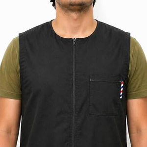 Gilet de barbier sans manches personnalisé avec poche avant zippée, imperméable et en polyester écologique pour coiffeurs - Product Image 6