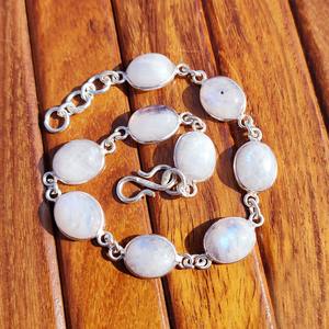 Pulsera de Latón Más Vendida con Piedras Preciosas Naturales para Protección, Prosperidad y Práctica de Mindfulness, Disponible al Mejor Precio - Product Image 1