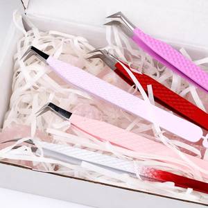Pinzas para Pestañas de Acero Inoxidable con Punta Suave, Herramienta de Precisión para Aplicación de Pestañas, Mango en Degradado Rojo, Rosa y Blanco, Extremos en Forma de Corazón - Product Image 5