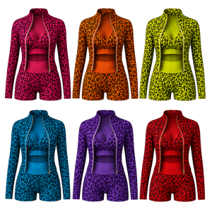 Ensemble 3 pièces personnalisé pour femme, imprimé léopard : veste zippée, brassière de sport et short cycliste. Tenue de sport décontractée coupe ajustée. - Product Image 1