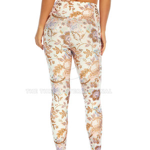 Leggings Urban Routine Premium de Alta Calidad, Elásticos, Suaves al Tacto, Cintura Elástica, para Uso Diario, Estilo Moderno y Elegante - Product Image 3