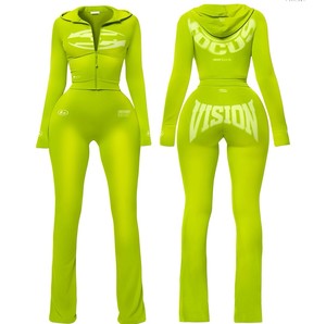 Ensemble de survêtement personnalisé 2026 pour femme : sweat à capuche brodé avec fermeture éclair et pantalon évasé, effet délavé, manches longues, logo personnalisé, deux pièces, ensemble de détente - Product Image 4