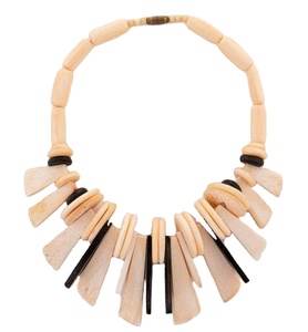 100% Elite Horn and Bone Layered Necklace pour la collection de bijoux pour femmes au prix de gros par glowin fashion - Product Image 2