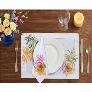 Sets de serviettes et sets de table en lin blanc brodés sur mesure, faits main, de luxe, avec motif fleur d'hibiscus, lavables, à ourlet festonné, pour mariages - Product Image 4