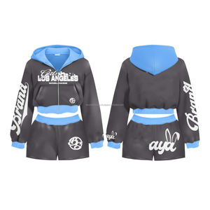Ensemble deux pièces personnalisé avec logo imprimé en relief pour femme : survêtement streetwear coupé-cousu avec sweat à capuche court et short - Product Image 5