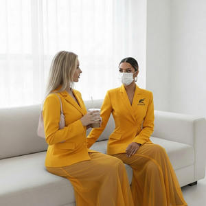 Conjunto de faldas transpirables OEM personalizadas para mujer, top corto con capucha y estampado de logotipo informal, conjunto de faldas con capucha para invierno. - Product Image 4