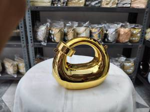 Sac à main de soirée en métal orné de strass de luxe pour femmes FAIZA CRAFT, avec chaîne détachable |   Sac à main de soirée |   Mariage et mariée - Product Image 1