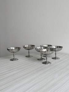 Bol de service décoratif en acier inoxydable poli, écologique, style campagnard, pour la présentation de collations, design léger et élégant - Product Image 3