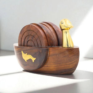 Ensemble de sous-verres en bois avec motif circulaire en laiton |   Sous-verres en bois de sheesham faits à la main |   Décoration de table artistique - Product Image 4
