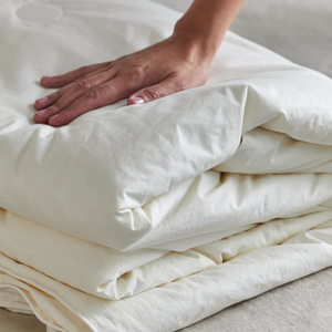Couette en soie exceptionnellement douce, respirante et écologique, haute spécification du fabricant vietnamien biologique pour une utilisation à domicile dans les hôtels - Product Image 1