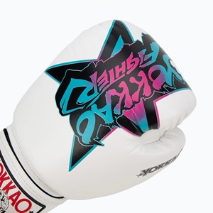 ถุงมือชกมวย YOKKAO Fighter KO Star Logo สีขาว/ดำ หนังแท้ สำหรับมวยไทย คิกบ็อกซิ่ง ฝึกซ้อม แข่งขัน ปิดด้วยแถบตีนตุ๊กแก - Product Image 3