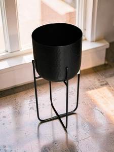 Macetas Decorativas de Metal para Interiores con Soporte, Recubrimiento en Polvo, Diseño Clásico Moderno, Juego de 2, Color Negro - Product Image 3
