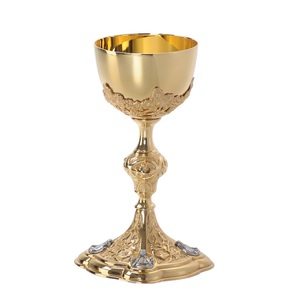 Espléndida Colección de Cáliz y Ciborio de Metal para Rituales de Sagrada Comunión con Patrones Tradicionales Decorativos - Product Image 1