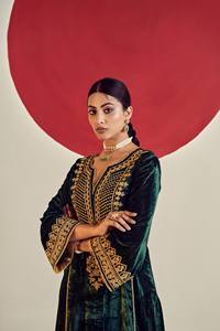 Conjunto de 3 Piezas para Mujer Ramdev Trading (Top, Pantalón y Dupatta) de Terciopelo con Estampado Digital, Secado Rápido, Estilo Moderno, para Todas las Temporadas, Diwali - Product Image 2