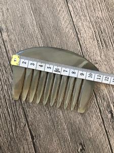Peigne à cheveux artisanal en corne naturelle écologique à dents fines, peigne de toilettage de poche moderne et luxueux pour hommes et femmes - Product Image 4
