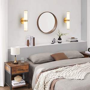 Moderno e dorato elegante applique da parete in resina Set di 2 lampade verticali per uso interno in bagni corridoi e camere da letto - Product Image 1