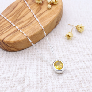 Collier tendance géométrique pour femme avec saphir jaune naturel taille ovale certifié IGI en argent sterling 925 pour anniversaire et fête - Product Image 1
