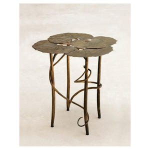 Table d'appoint moderne en aluminium irrégulière style Art Déco avec texture martelée à la main pour le mobilier de salon Diwali - Product Image 5