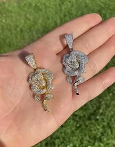 จี้รูปดอกกุหลาบประดับเพชรโมอิสซาไนต์สำหรับผู้หญิง เงินแท้ 925 ชุบทอง 14k หรือโรเดียม - Product Image 2