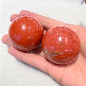 ลูกบอลหินแจสเปอร์สีแดงขัดเงาธรรมชาติ ขายส่ง คริสตัลบำบัดแกะสลักจากอัญมณี งานฝีมือแห่งความรัก สำหรับตกแต่งบ้าน - Product Image 4