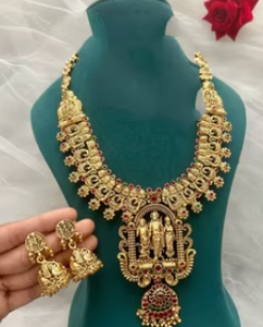 Ensemble de bijoux de temple de créateur avec finition mate Lakshmi Long collier ensemble pour la mariée et le mariage porter des bijoux pour les femmes - Product Image 2