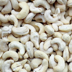 Nueces de Anacardo Crudas Congeladas Marca SANTIGO, Grado W180, Tamaño de Corte Personalizado, Origen Vietnam, Venta al Por Mayor - Product Image 1