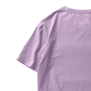 เสื้อยืดคอกลมแขนสั้นผู้ชายสีลาเวนเดอร์ สไตล์ลำลอง สตรีทแวร์ ทรงเข้ารูป เนื้อผ้านุ่มสบาย พิมพ์ลายโลโก้ เหมาะสำหรับใส่ในฤดูร้อน - Product Image 4