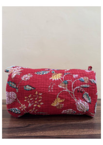 New Cotton Quilted Letter Print Zipper Closure Lightweight Eco-Friendly <b>Small</b> Capacity Cosmetic Bag for Travel & Daily Use - Product Image 2