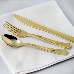 Collection Élégante d'Ustensiles Métalliques : Ensemble Cuillère, Fourchette et Paire de Couverts de Service – Idéal pour une Cuisine Haut de Gamme - Product Image 2