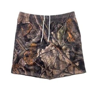Shorts de sport personnalisés pour hommes, en maille de basketball, motif camouflage arboral, double couche, au-dessus du genou, en polyester, par sublimation, style streetwear - Product Image 6