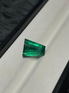 Émeraude naturelle de Zambie, pierre précieuse verte authentique de qualité supérieure pour la fabrication de bijoux - Product Image 1