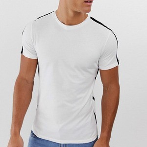 Camiseta Blanca de Manga Corta para Hombre, Corte Ajustado, con Ribete en Contraste Negro, Cuello Redondo, Estilo Casual, de Algodón - Product Image 3