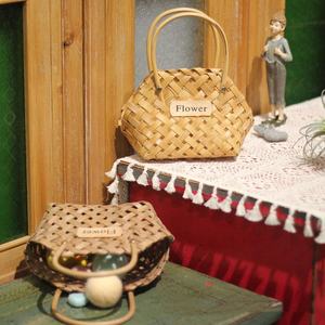 Panier en bois tressé à la main avec poignées, petit panier de rangement rustique en bambou pour centre de table et décoration murale - Product Image 1