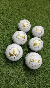 Pelotas de Cricket Blancas SG CLUB, Tamaño para Hombre - Product Image 2