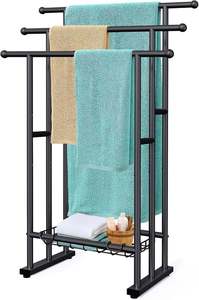 Elegante toallero metálico de pie para baño, soporte para colgar toallas y paños, ideal para exhibir en interiores modernos. - Product Image 6