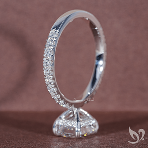 Anillo de Compromiso con Diamante Cultivado en Laboratorio, Corte Asscher de 2 Quilates, Certificado por IGI |   Anillo de oro macizo de 10 quilates con halo oculto - Product Image 3