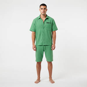 Conjunto de 2 piezas para hombre de verano, con logotipo personalizado, camisa abotonada, pantalones cortos, corte holgado, tela de algodón transpirable, estilo casual elegante. - Product Image 3