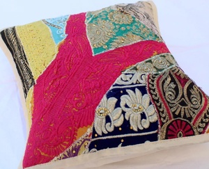 Boho Throw Pillow Kutch Patchwork Funda de cojín | Hecho de textiles indios vintage del desierto - Product Image 1