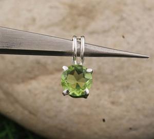 Collier pendentif vintage en péridot naturel, pierre de naissance d'août, en argent sterling 925 plaqué platine, bijou vert olive étincelant - Product Image 3