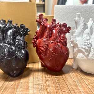 Red Heart‑Shaped Resin Flower <b>Vase</b> – <b>Small</b> High‑End Scandi <b>Vase</b> for Wabi‑Sabi Home Décor, Minimalist Handmade Ornament for Moder - Product Image 5