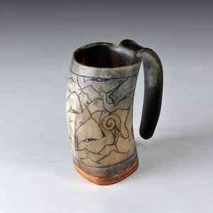 Jarra decorativa con forma de cuerno vikingo, hecha a mano para coleccionistas, ideal para hidromiel, cerveza y festivales medievales. - Product Image 6