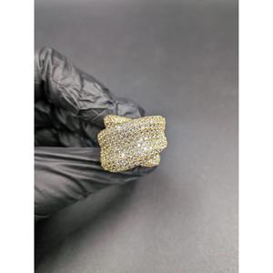 Anillo de Diamantes de Corte Redondo, Plata 925, Acabado en Oro Amarillo de 14K, Banda Ancha, Estilo Pavé, Anillo de Diamantes de Lujo con Moissanita - Product Image 1