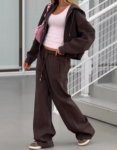 Conjunto Deportivo de Alta Calidad 100% Algodón para Mujer, Estilo Oversize, Personalizable con Logotipo, Ropa Deportiva Urbana - Product Image 6