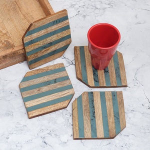 Ensemble de dessous-de-verre en MDF avec incrustation de résine au design élégant, dessous-de-verre en résine, dessous-de-verre en MDF avec incrustation de résine, sets de dessous-de-verre à prix très compétitif - Product Image 3