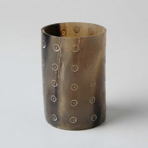 Verre à shot en corne de buffle sculpté à la main, écologique, de qualité supérieure, fabriqué en Inde, à prix avantageux chez REHMAN CRAFT - Product Image 1