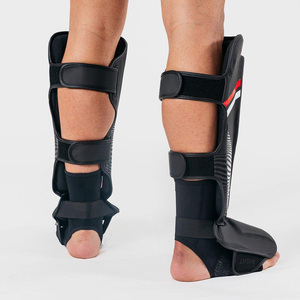 Espinilleras de Boxeo de Cuero Negro OEM con Cierre de Velcro para Entrenamiento y Sparring, Protección Ligera, Talla Adulto - Product Image 3