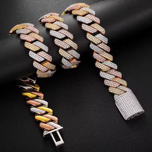 Collar de Cadena Cubana con Diamantes de Moissanita de Buena Calidad, Joyería de Lujo para Hombre con Elegante Diseño de Eslabones, Disponible para la Venta - Product Image 2
